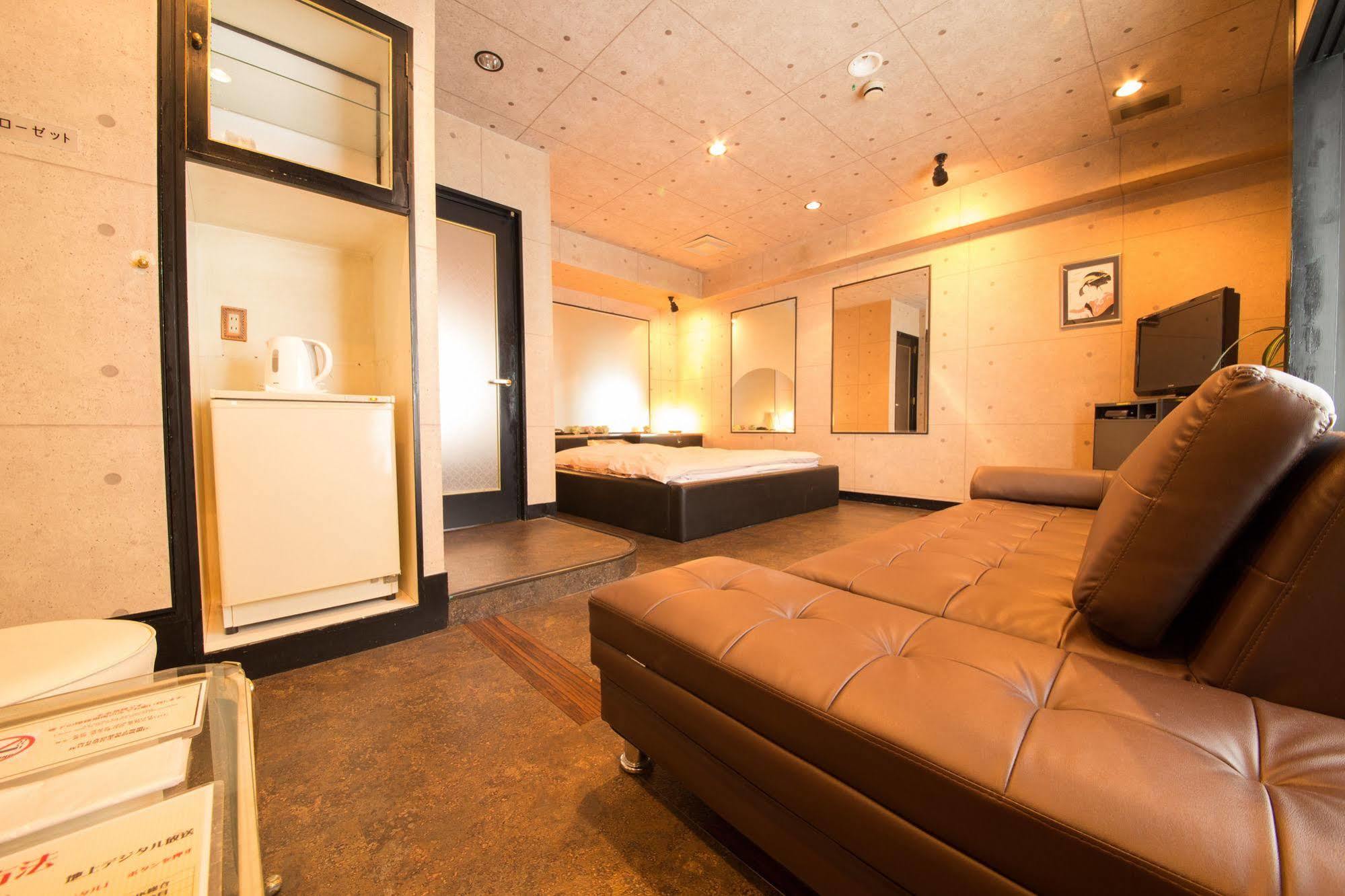 Hotel Candy Hall (Adults Only) Osaka Eksteriør billede